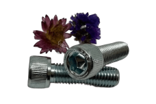 DIN 912 A2-70 Болт з циліндричною головкою і внутрішнім шестигранником зубчастий