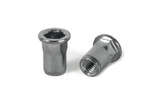 Клепальна гайка A2 зі збільшеним буртиком частково шестигранна відкрита Bralo Клепальна гайка A2 зі збільшеним буртиком частково шестигранна відкрита Bralo