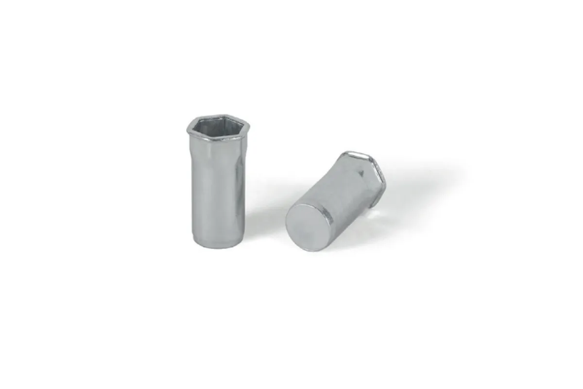 Клепальна гайка цинк зі зменшеним буртиком частково шестигранна закрита Bralo Клепальна гайка цинк зі зменшеним буртиком частково шестигранна закрита Bralo